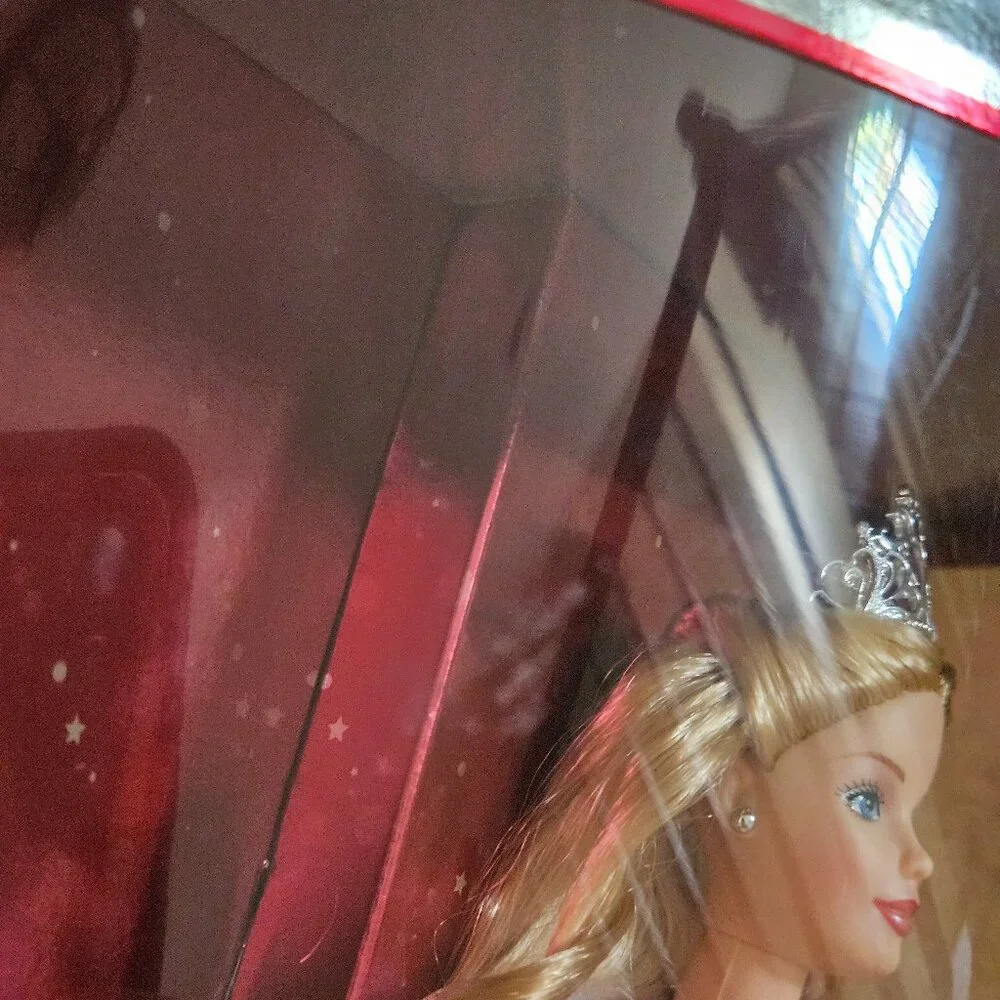 NRFB MATTEL 2001 HAPPY HOLIDAYS CELEBRATION SPECIAL EDITION BARBIE DOLL 50304